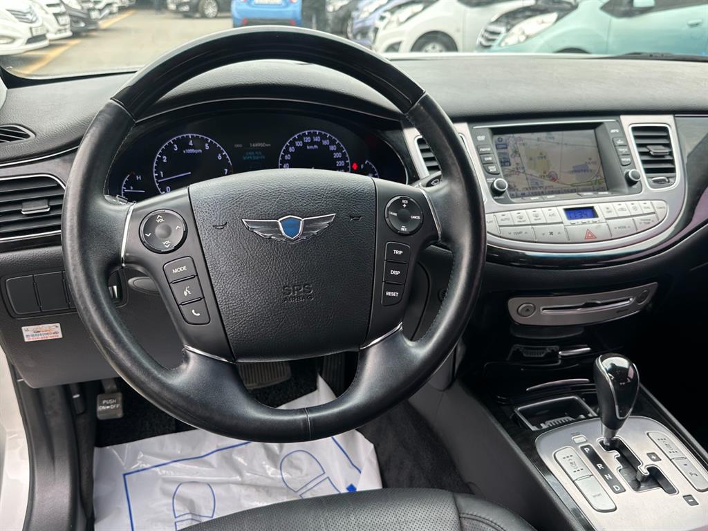 HYUNDAI Genesis - Vista 9