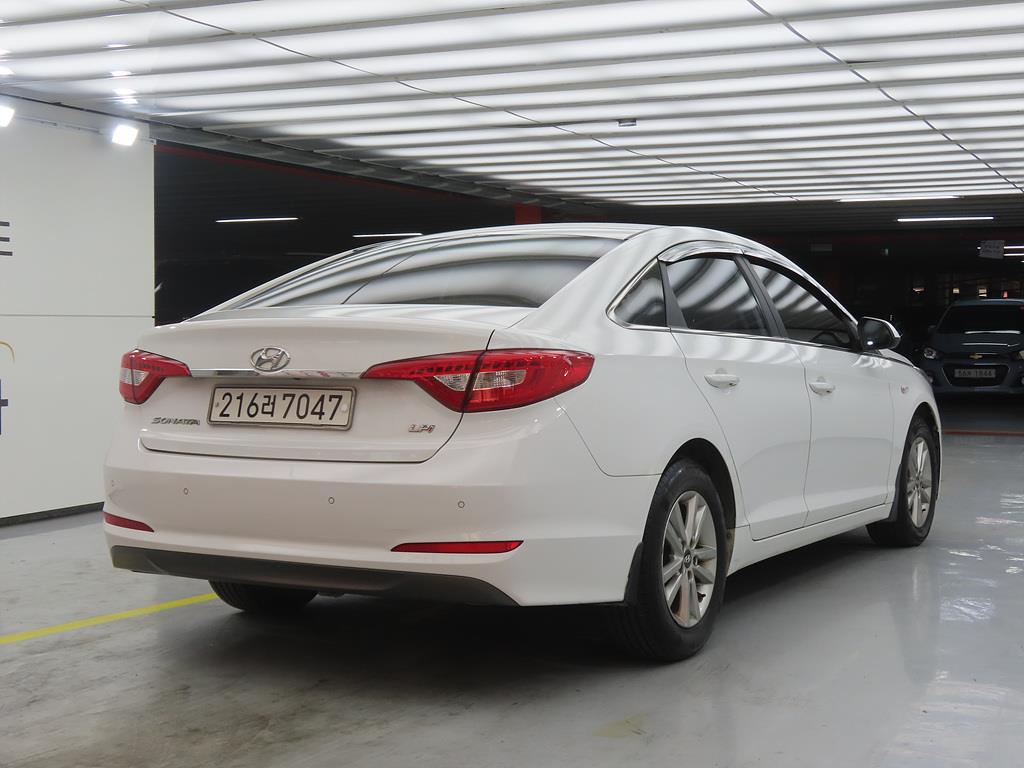 HYUNDAI Sonata - Vista 4