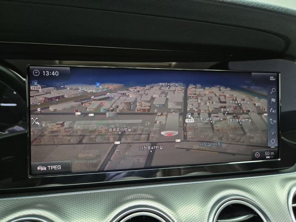 Mercedes Benz E class - Vista 11