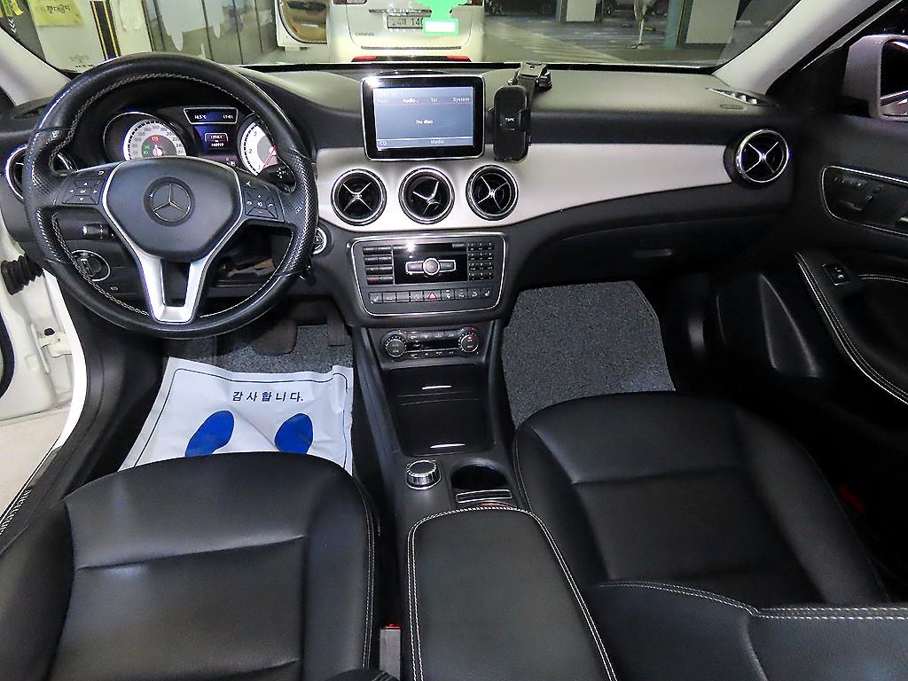 Mercedes Benz GLA Class - Vista 10