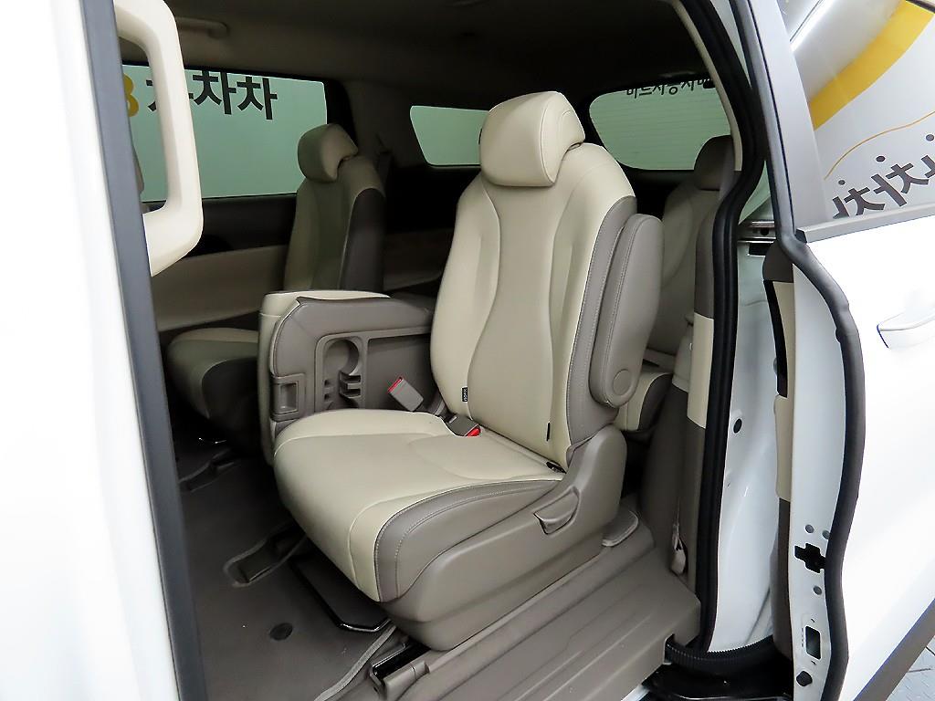 KIA Carnival - Vista 6