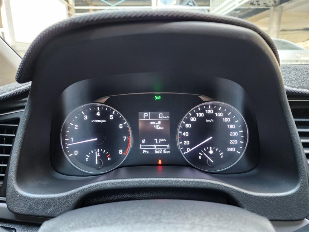 HYUNDAI Avante - Vista 8