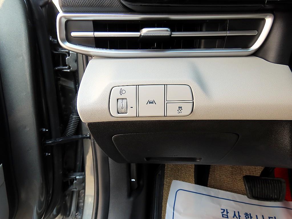 HYUNDAI Avante - Vista 12