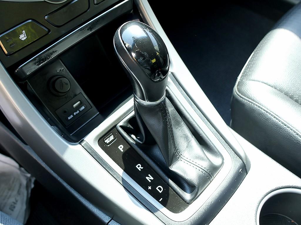 HYUNDAI Avante 2015 Blanco - Importación desde Corea - HF Imports Iquique - Foto 7