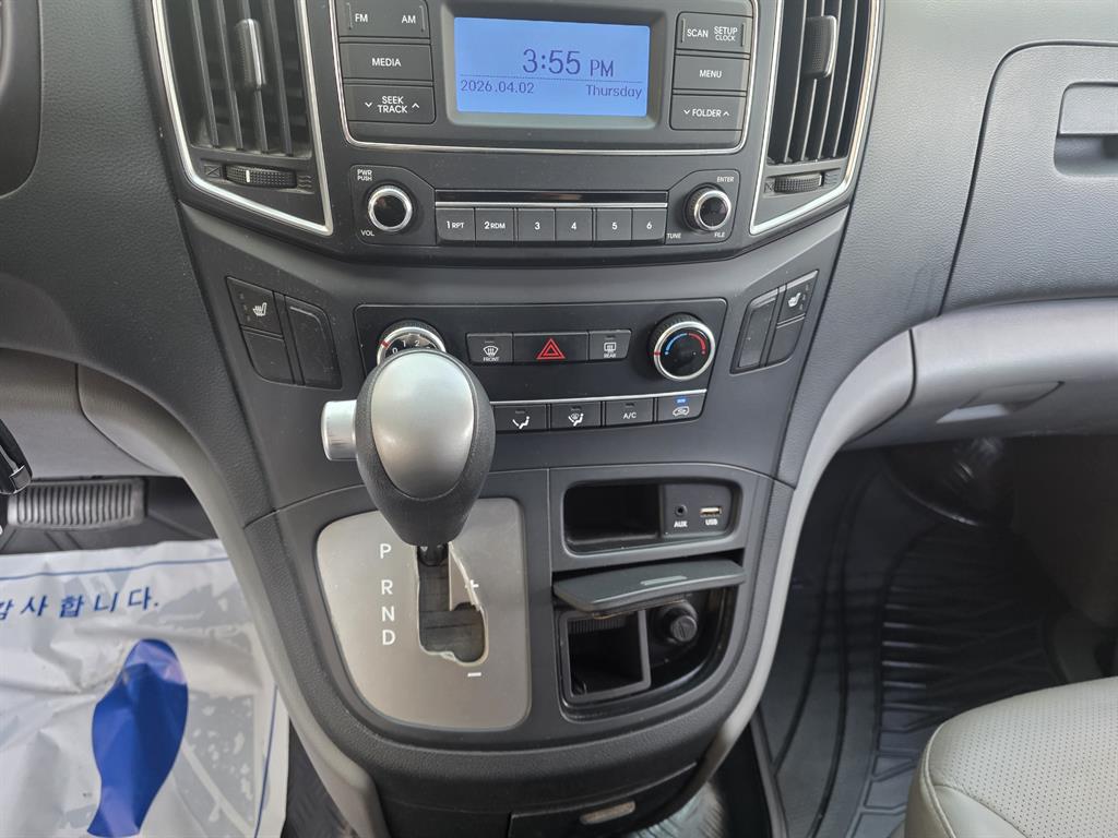 HYUNDAI Starex - Vista 12