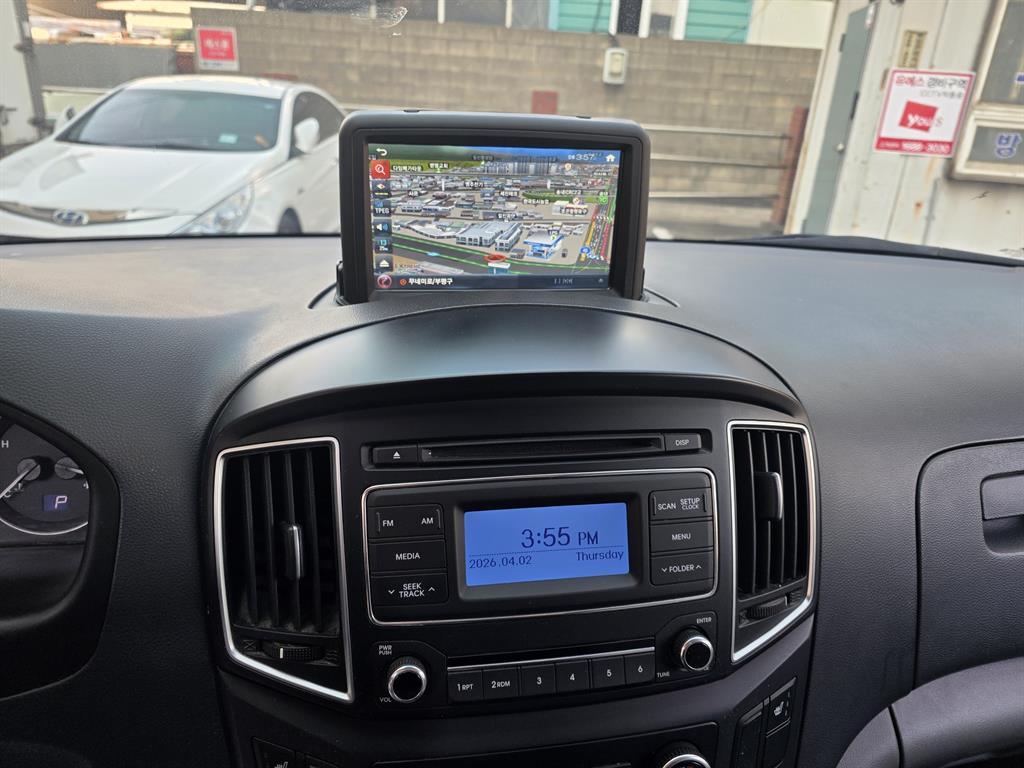 HYUNDAI Starex - Vista 7