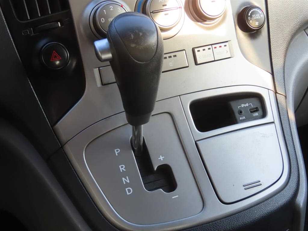 HYUNDAI Starex 2014 Amarillo - Importación desde Corea - HF Imports Iquique - Foto 15