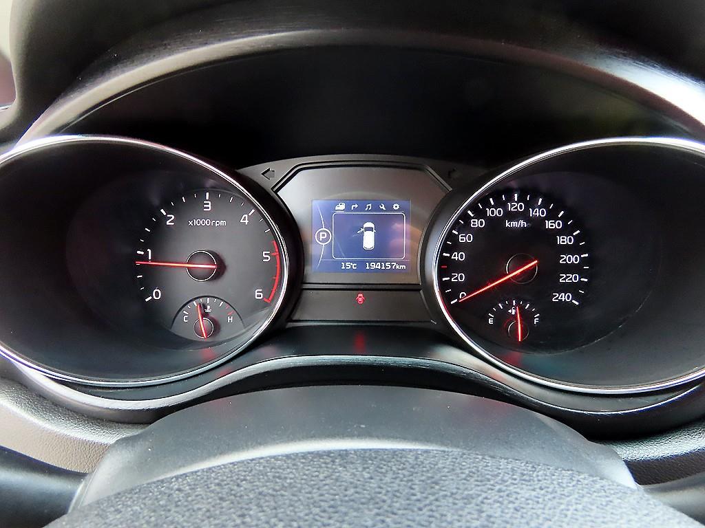 KIA Carnival - Vista 10