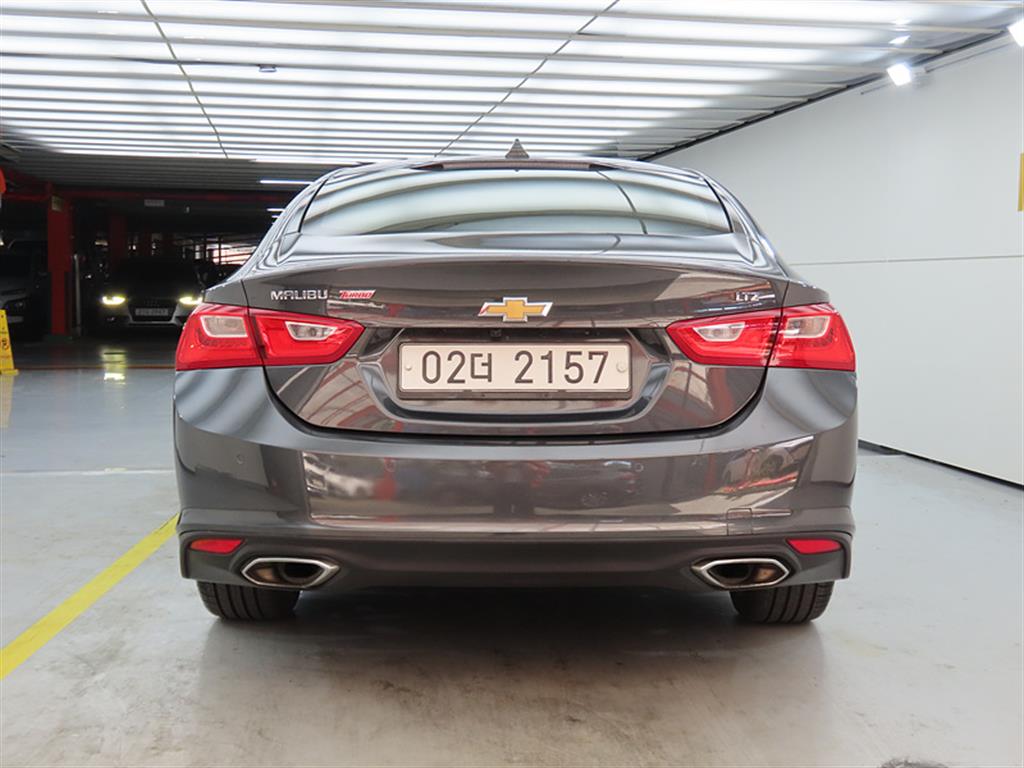 Chevrolet Malibu - Vista 3