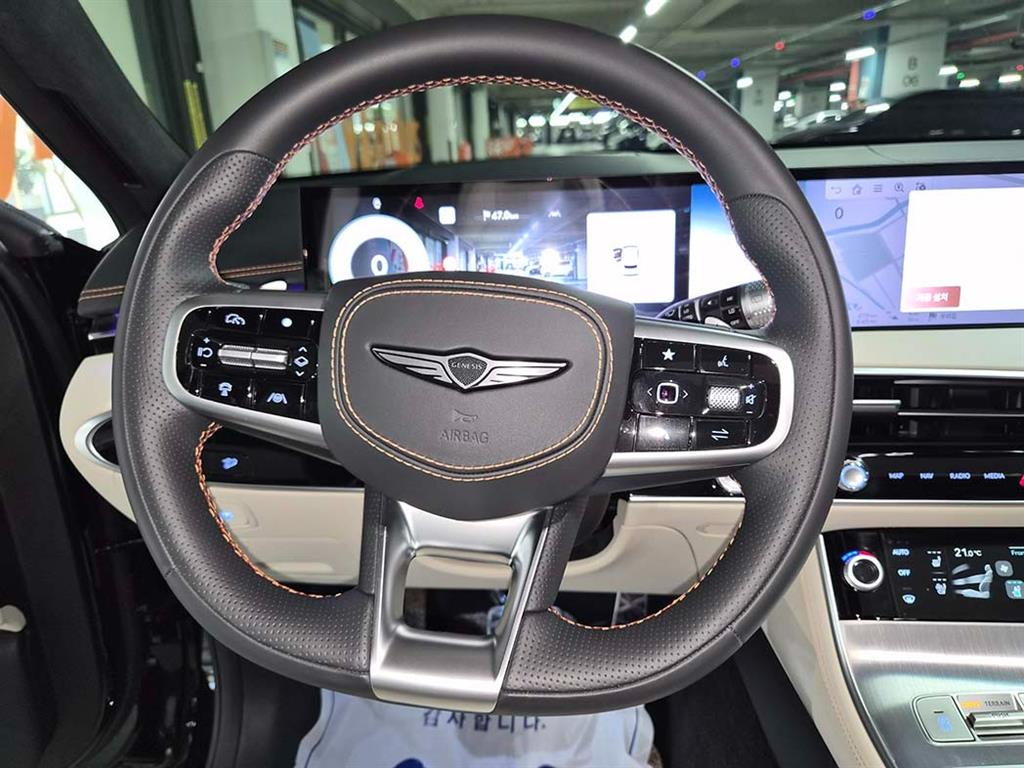 Genesis GV70 - Vista 8