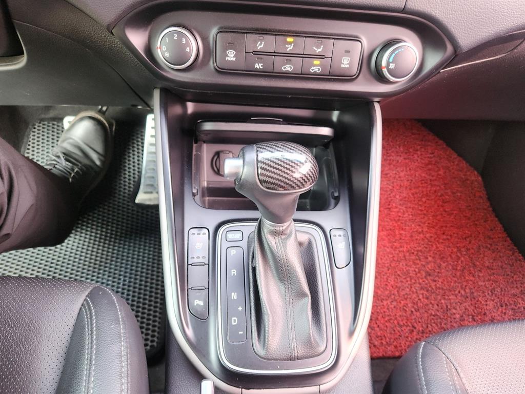 KIA Carens - Vista 11