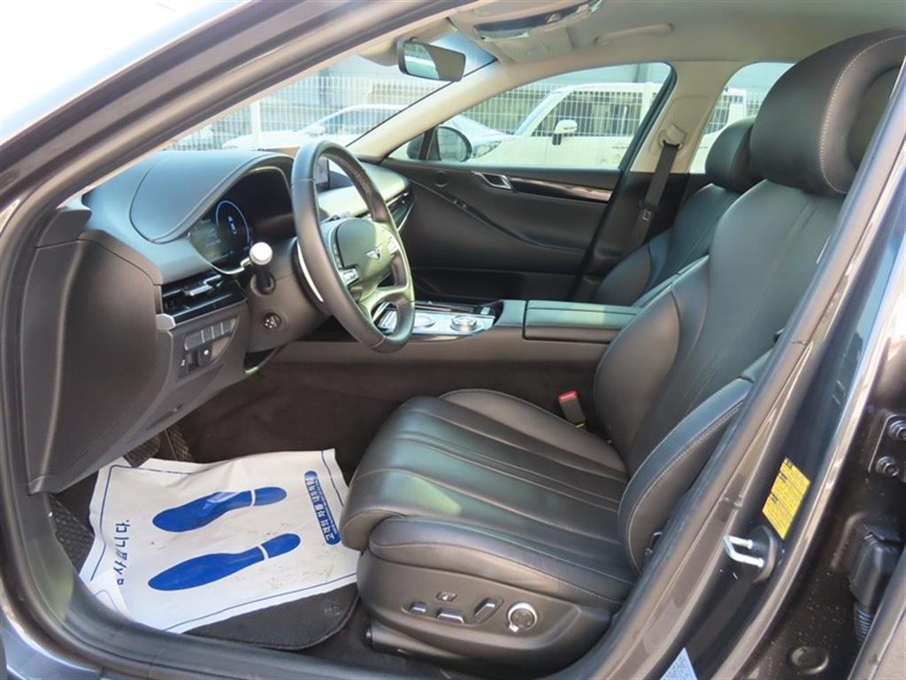 Genesis G80 - Vista 9