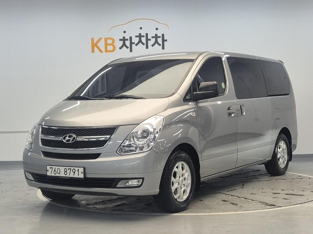 HYUNDAI Starex - Vista 2