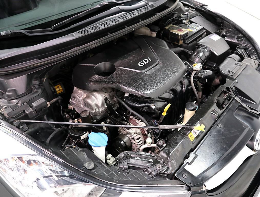 HYUNDAI Avante - Vista 6