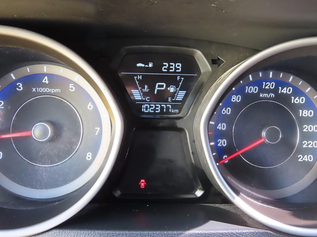 HYUNDAI Avante - Vista 8