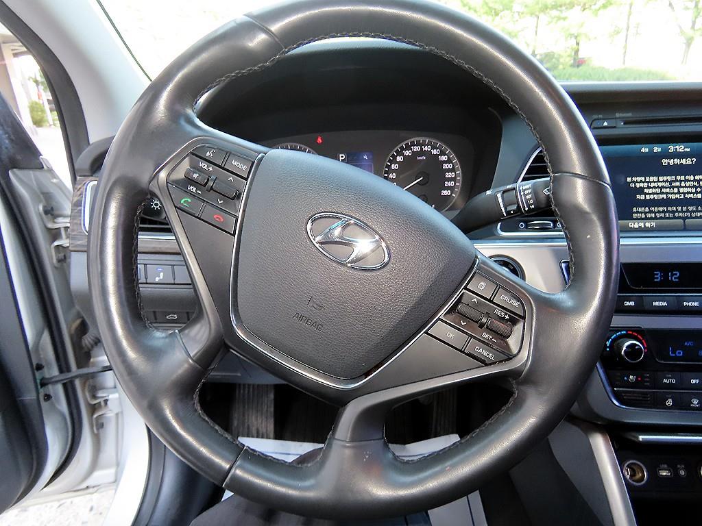 HYUNDAI Sonata - Vista 8