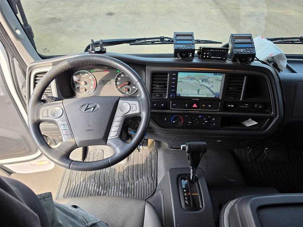 medium and large cargo truck - Vista 10