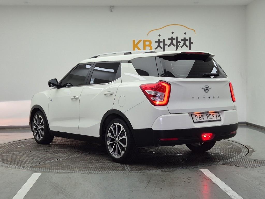 Ssangyong Tivoli - Vista 3