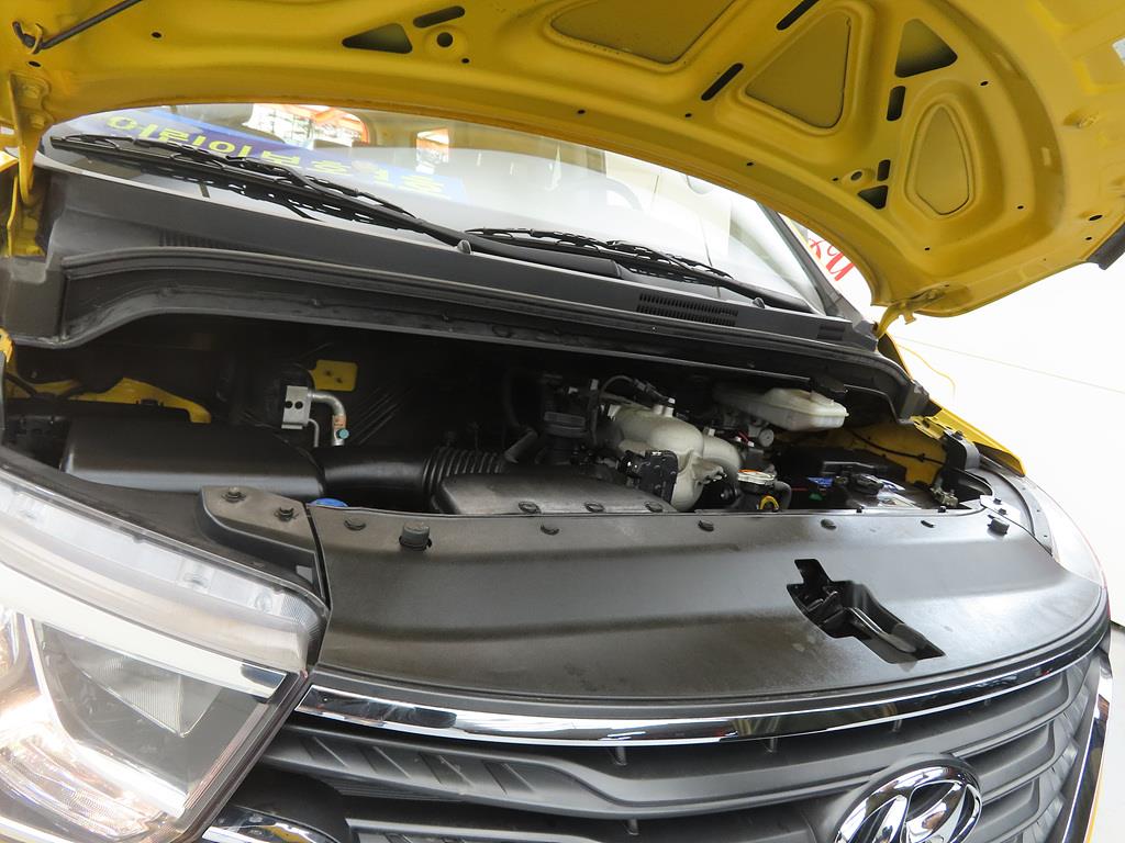 HYUNDAI Starex 2019 Amarillo - Importación desde Corea - HF Imports Iquique - Foto 19