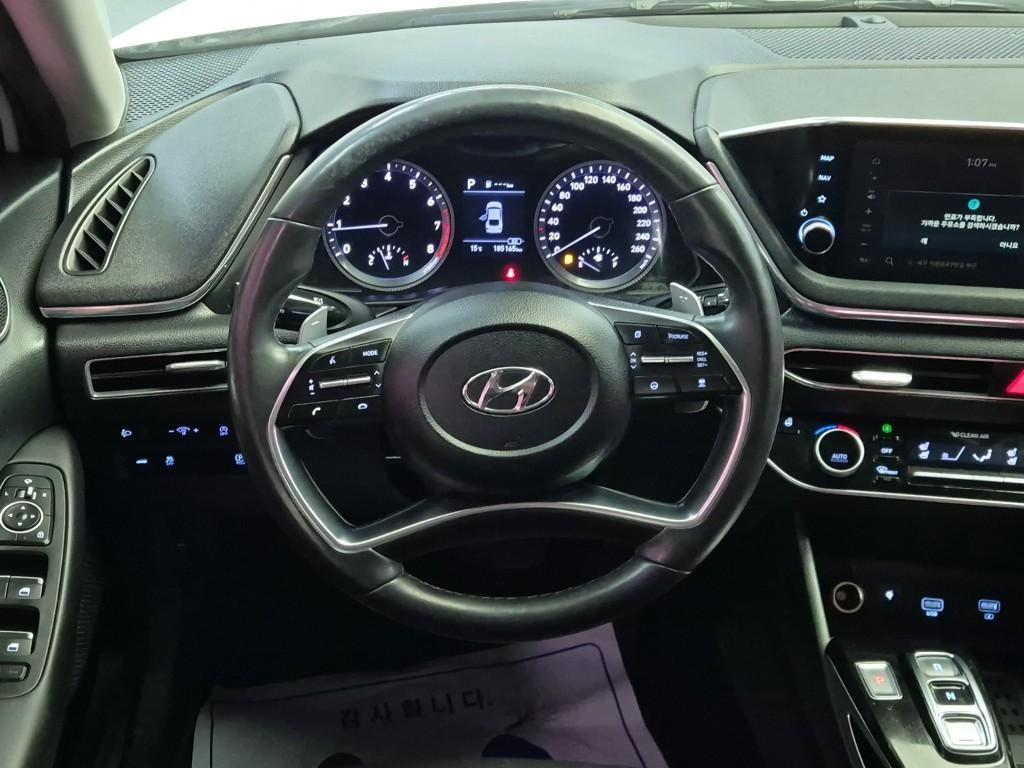 HYUNDAI Sonata - Vista 9