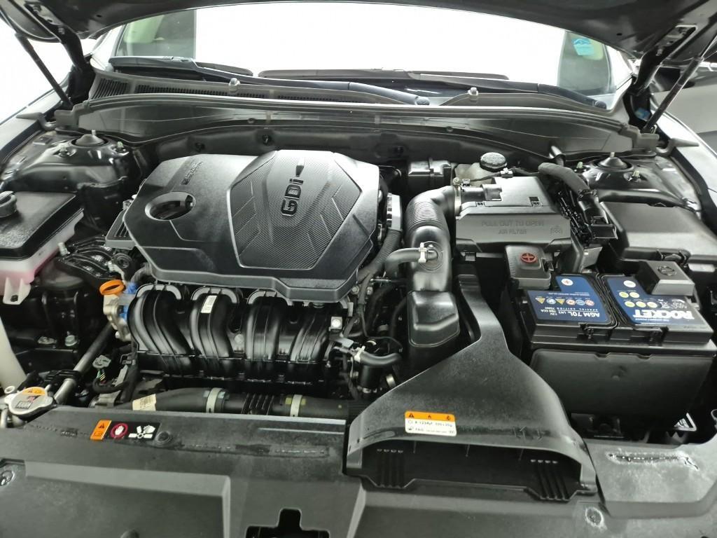 HYUNDAI Grandeur - Vista 5