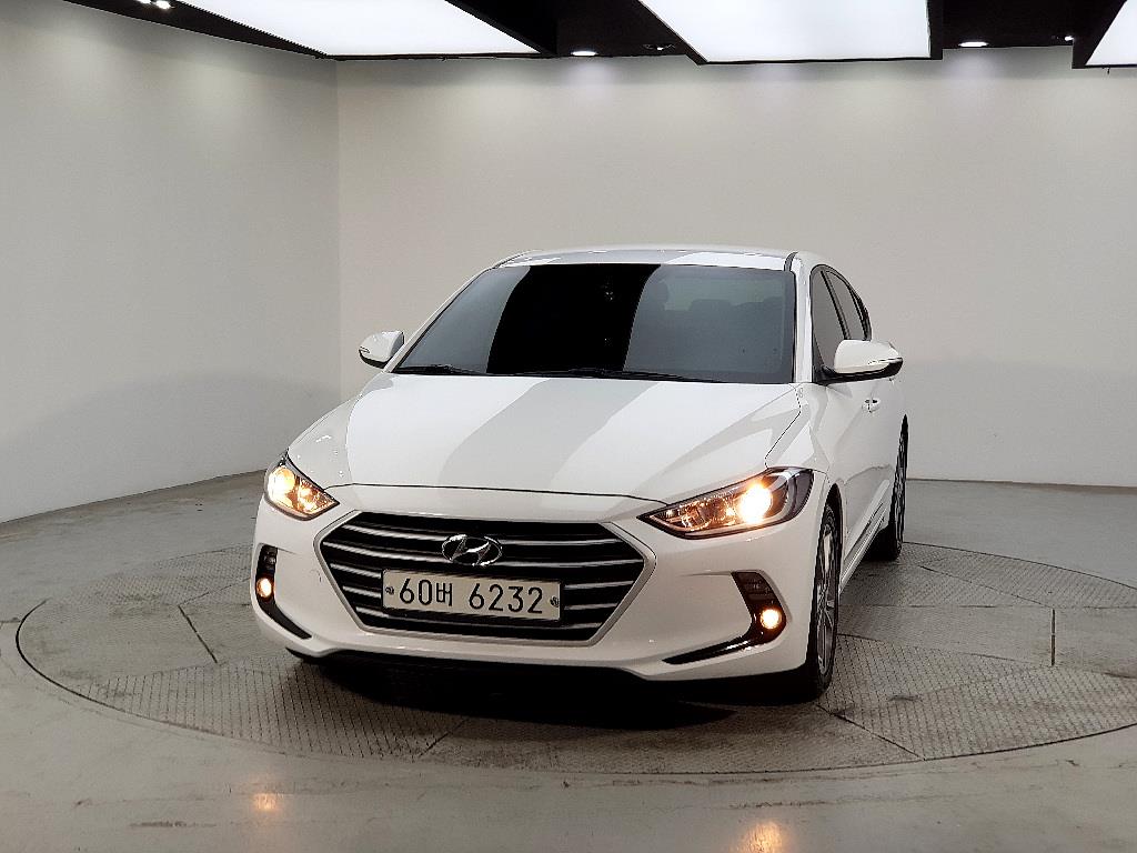 HYUNDAI Avante - Vista 2