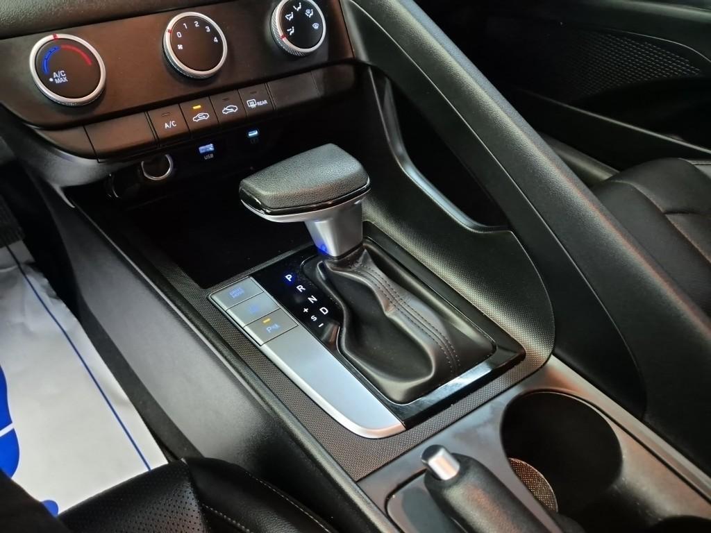 HYUNDAI Avante - Vista 8