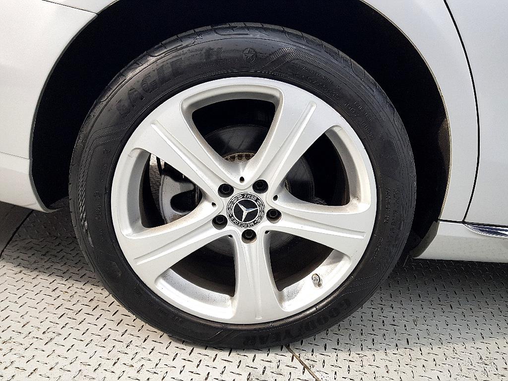 Mercedes Benz E class 2017 Gris - Importación desde Corea - HF Imports Iquique - Foto 20