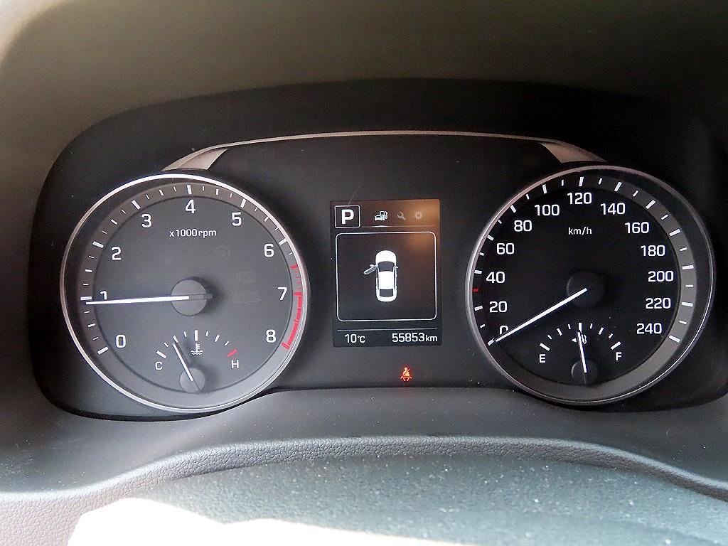 HYUNDAI Avante - Vista 8