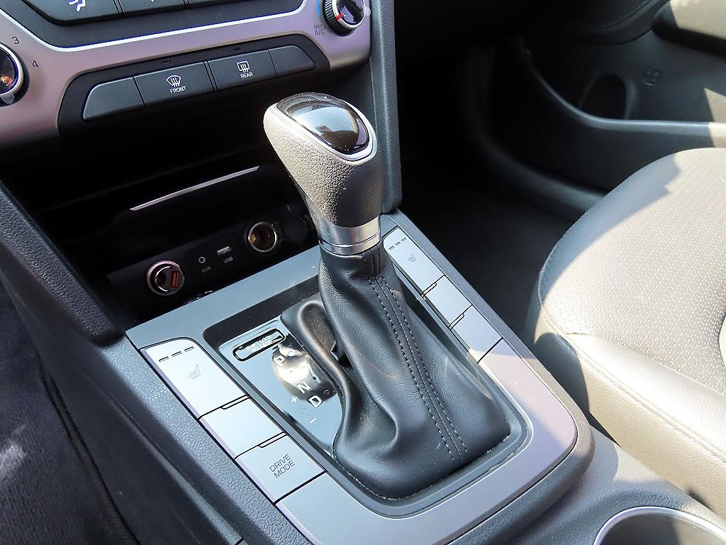 HYUNDAI Avante - Vista 11