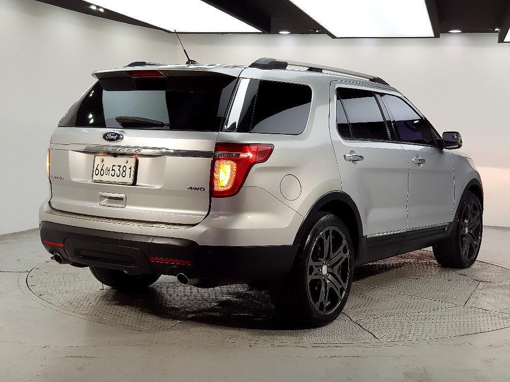 Ford Explorer - Vista 4