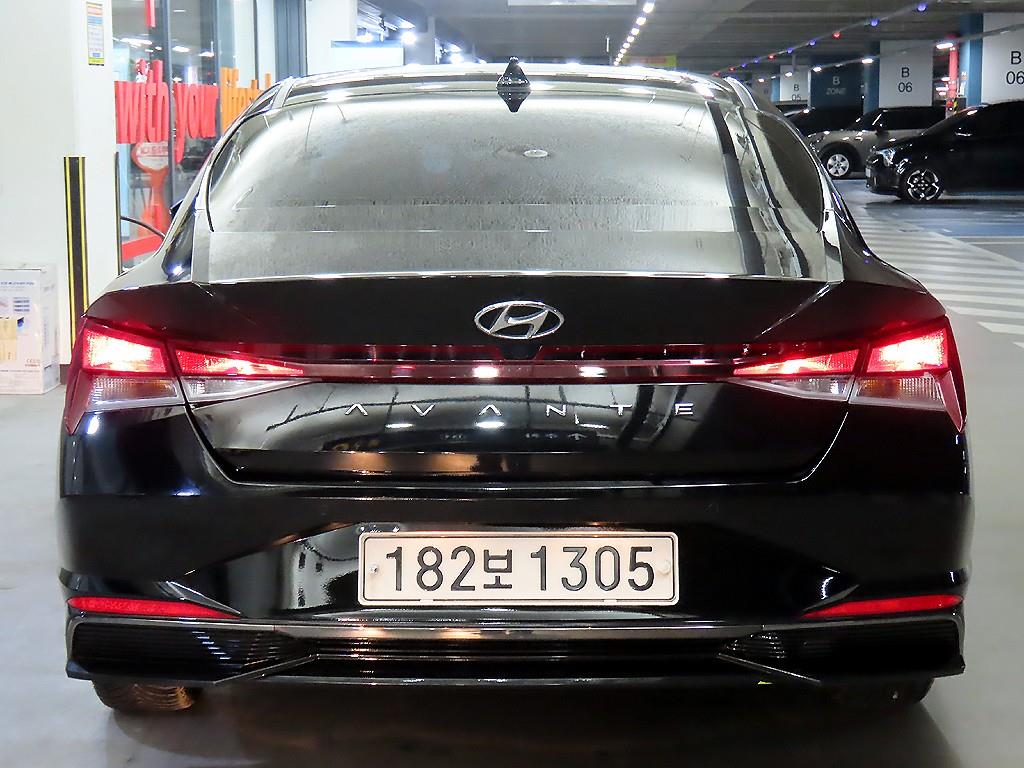 HYUNDAI Avante - Vista 5