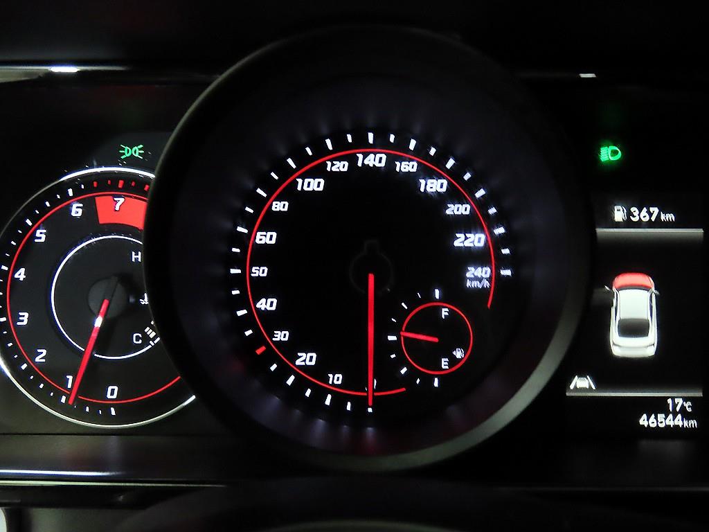 HYUNDAI Avante - Vista 9