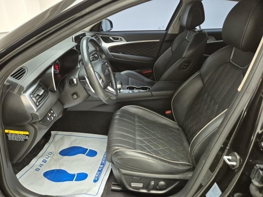 Genesis G70 - Vista 11