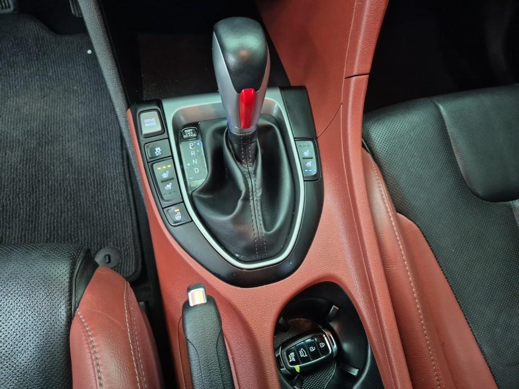 HYUNDAI Veloster - Vista 8