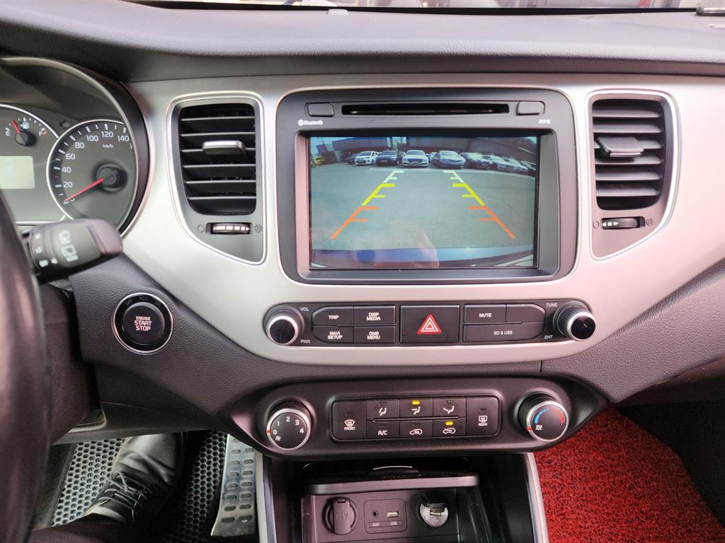 KIA Carens - Vista 10