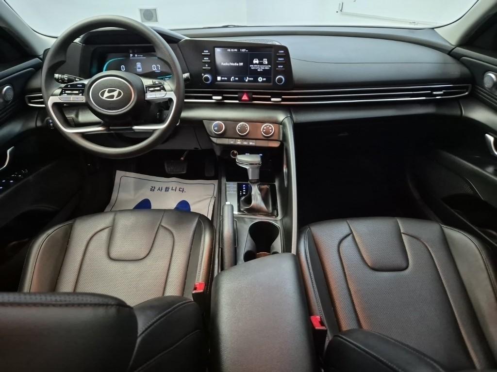 HYUNDAI Avante - Vista 7