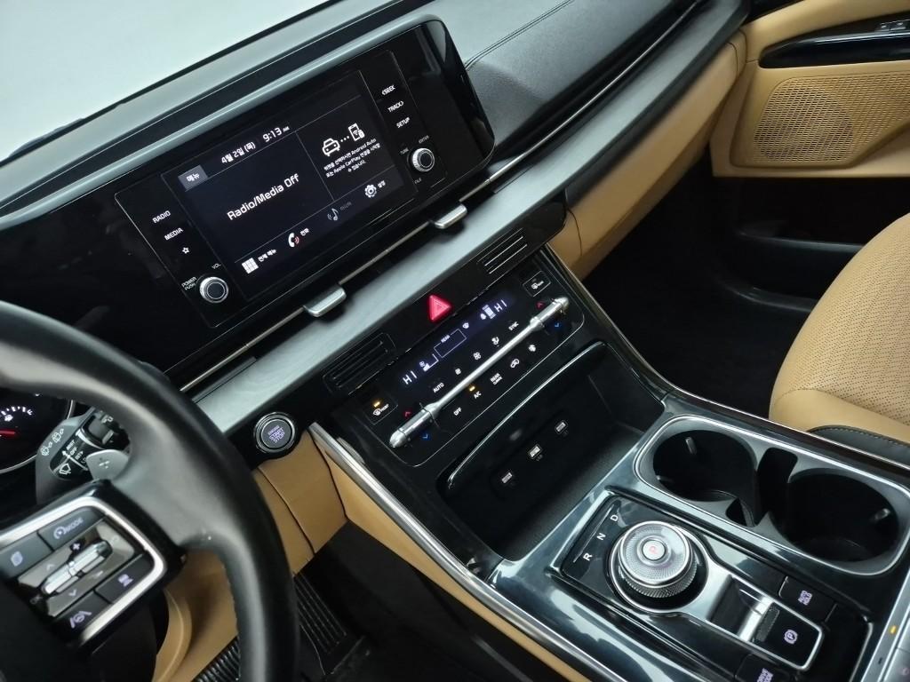 KIA Carnival - Vista 9