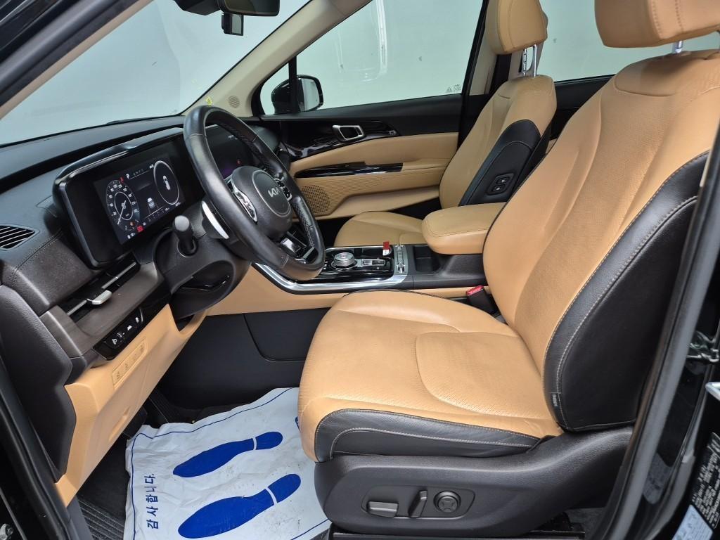 KIA Carnival - Vista 11