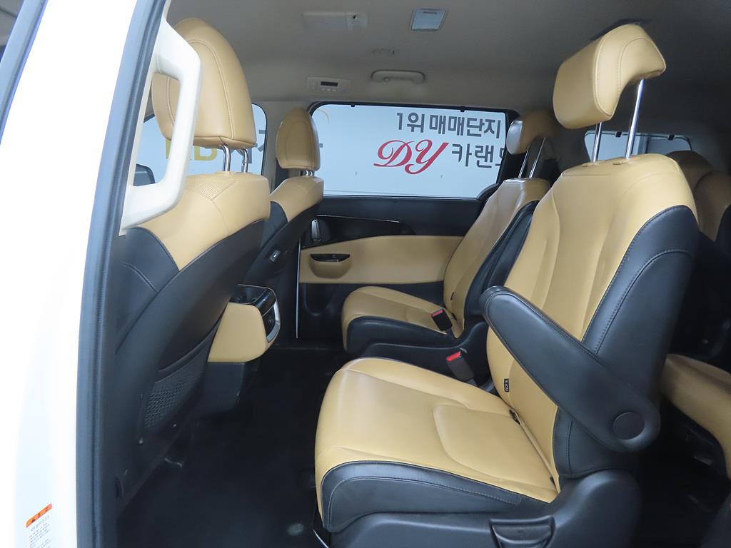 KIA Carnival - Vista 6