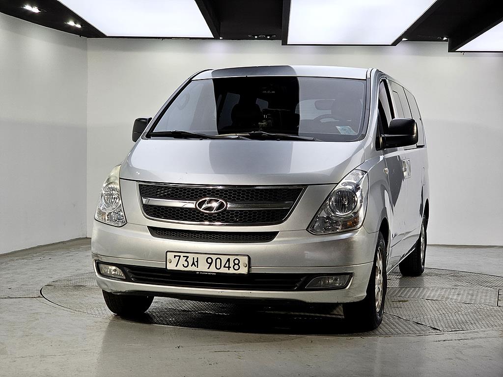 HYUNDAI Starex - Vista 2