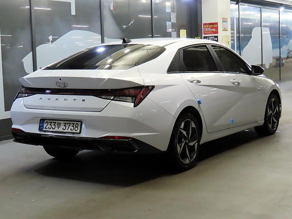 HYUNDAI Avante - Vista 4