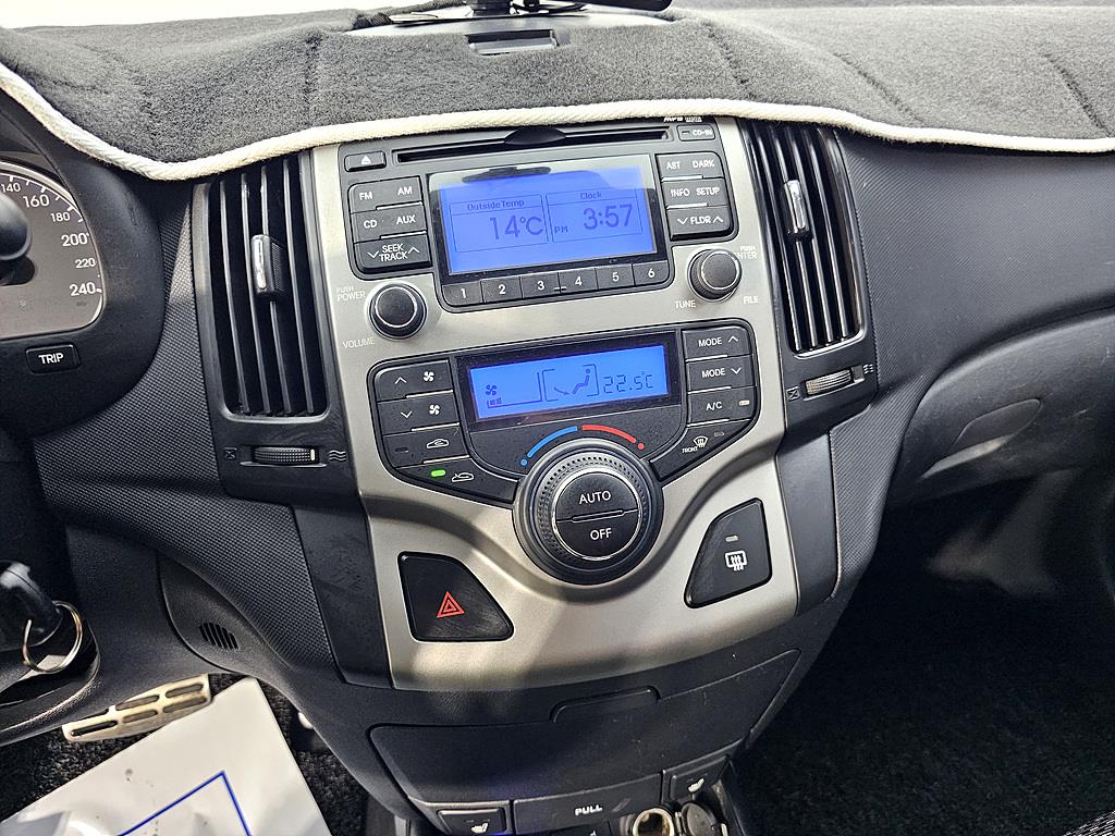 HYUNDAI i30 2010 Blanco - Importación desde Corea - HF Imports Iquique - Foto 14