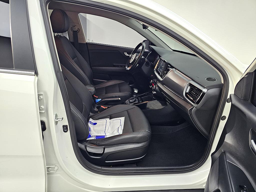 KIA Stonic - Vista 11