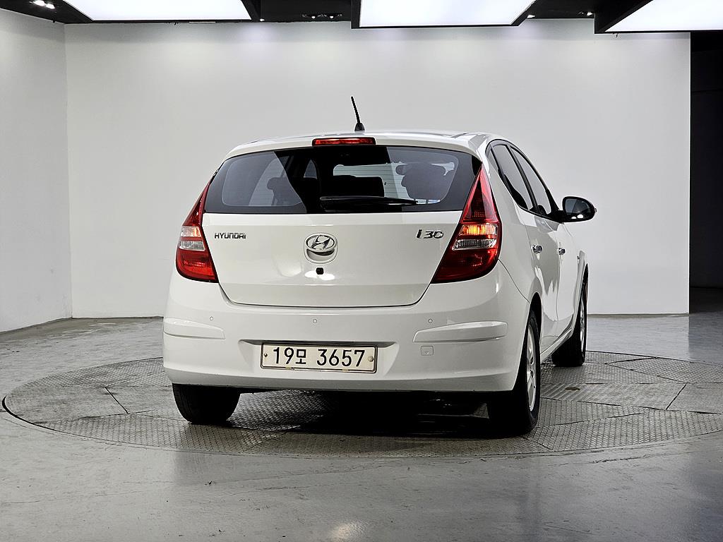 HYUNDAI i30 - Vista 3