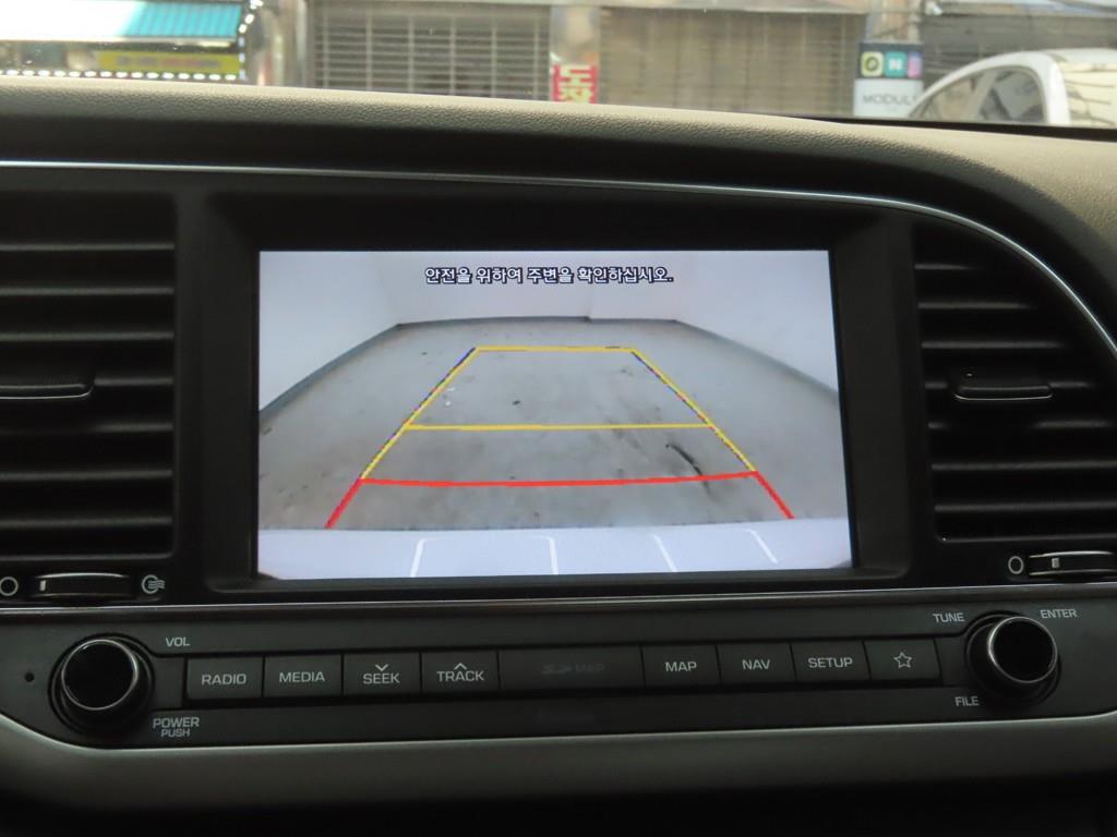 HYUNDAI Avante 2018 Blanco - Importación desde Corea - HF Imports Iquique - Foto 16