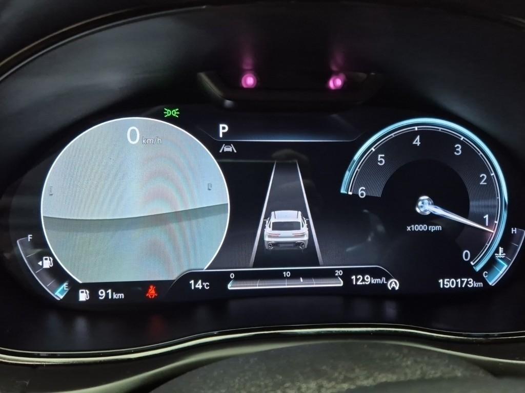 Genesis GV70 - Vista 6