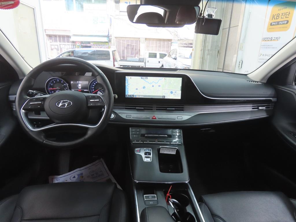 HYUNDAI Grandeur - Vista 7