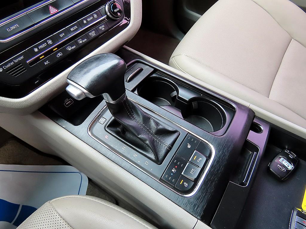 KIA Carnival - Vista 11