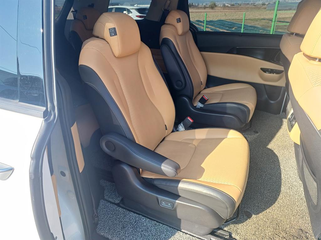 KIA Carnival - Vista 7